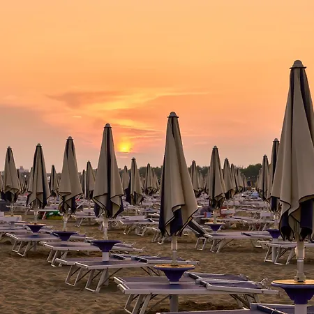 Appartamento Flat With Parking Space Next To The Sea