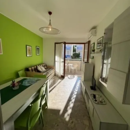 Flat With Parking Space Next To The Sea *