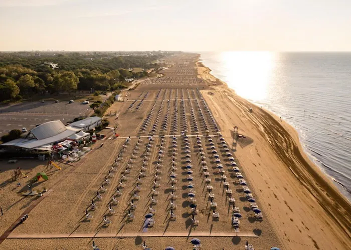 شقة Flat With A Shared Garden